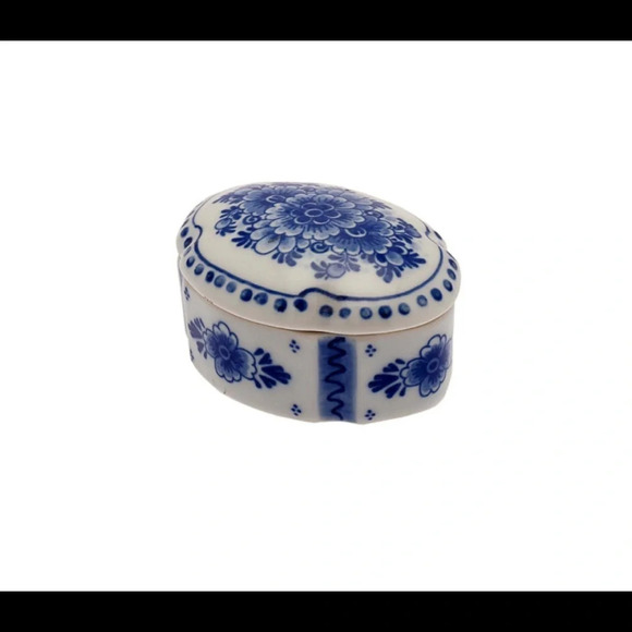 Delft Blue Trinket Case - Picture 1 of 4